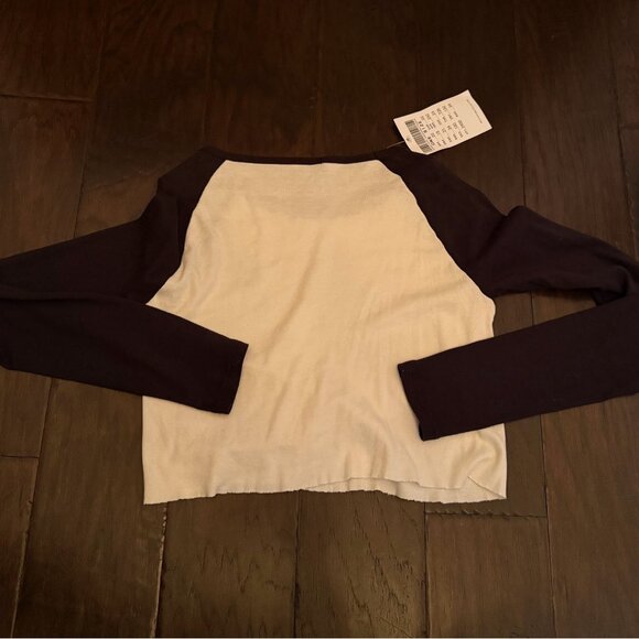 New NWT Brandy Melville cropped long sleeve Radio  Silence tee one size - Picture 3 of 3